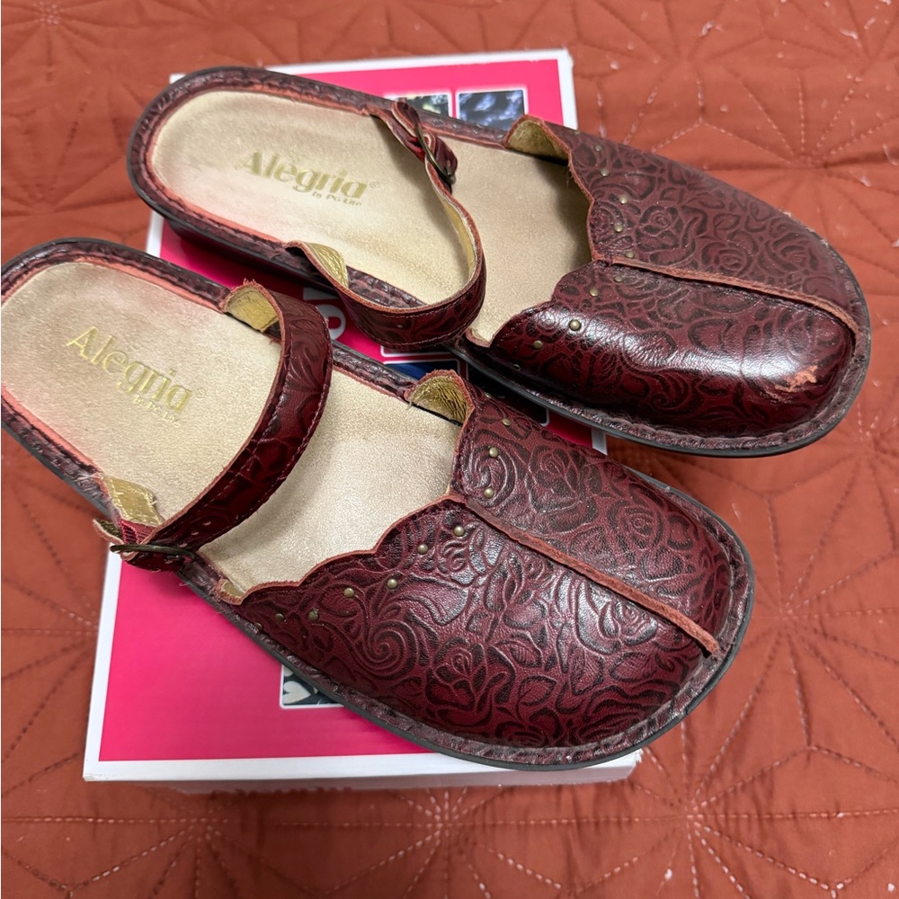 Alegria Women's Burgundy Embossed Slip-On Clogs